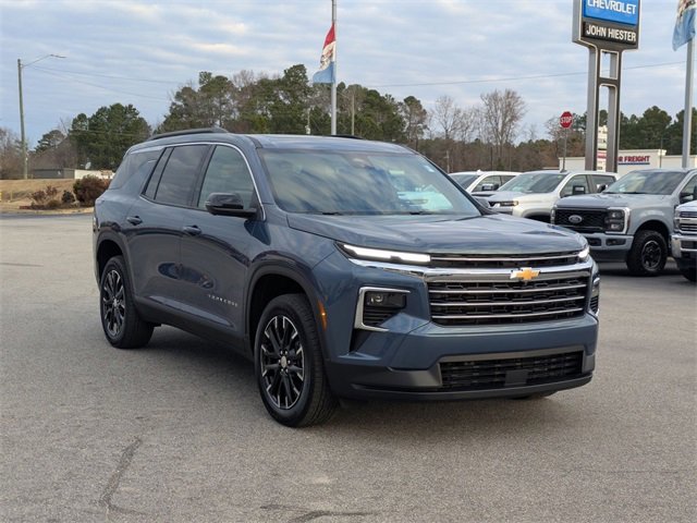 New 2026 Chevrolet Traverse LT w/ Sun and Wheel Package image 2