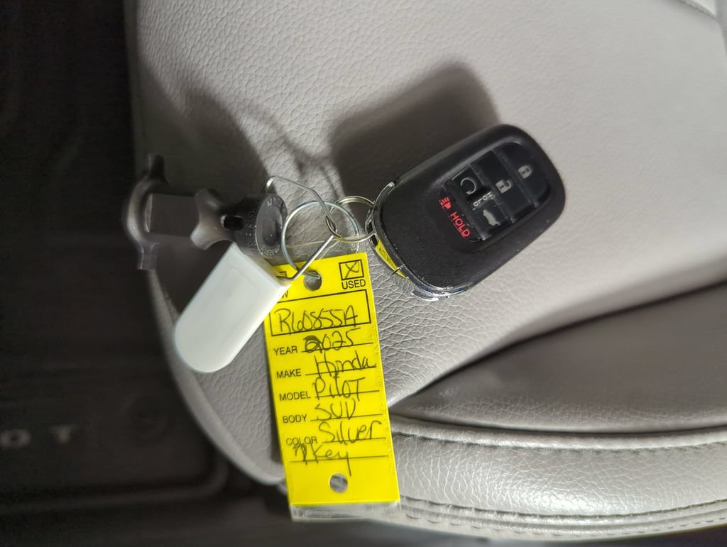 Certified 2025 Honda Pilot EX-L image 24