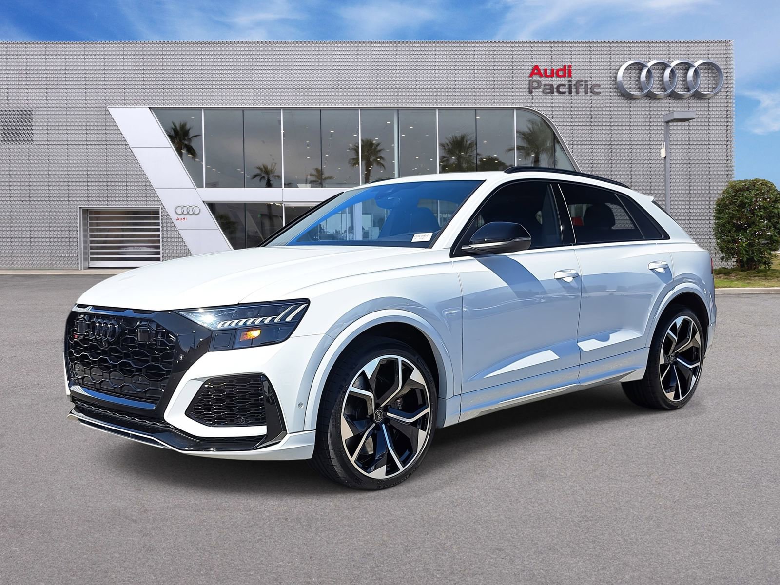 Used 2023 Audi RS Q8 4.0T image 1