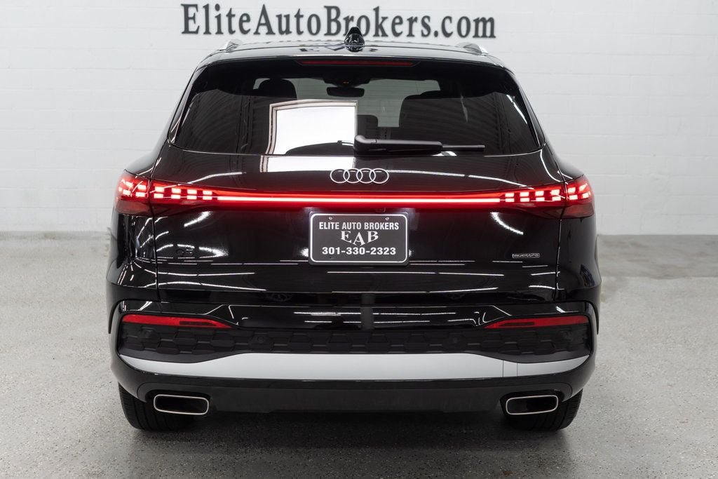 Used 2025 Audi Q5 Premium AWD/4WD image 4