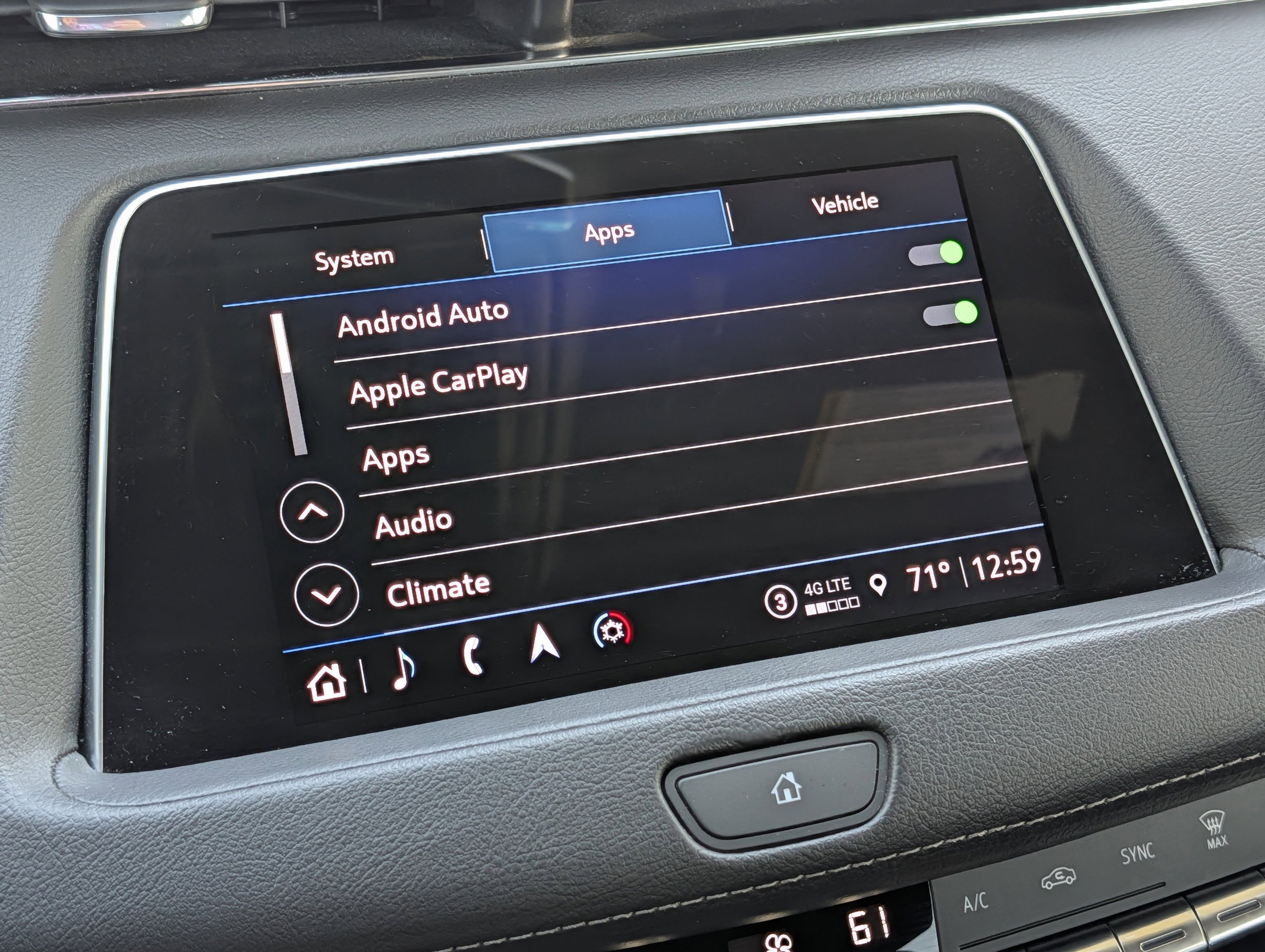 Used 2023 Cadillac XT4 Luxury w/ Cold Weather Package image 44