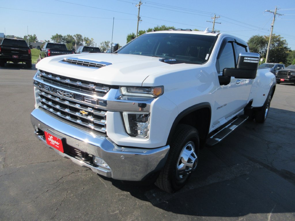 Certified 2022 Chevrolet Silverado 3500 LTZ w/ LTZ Convenience Package AWD/4WD image 13