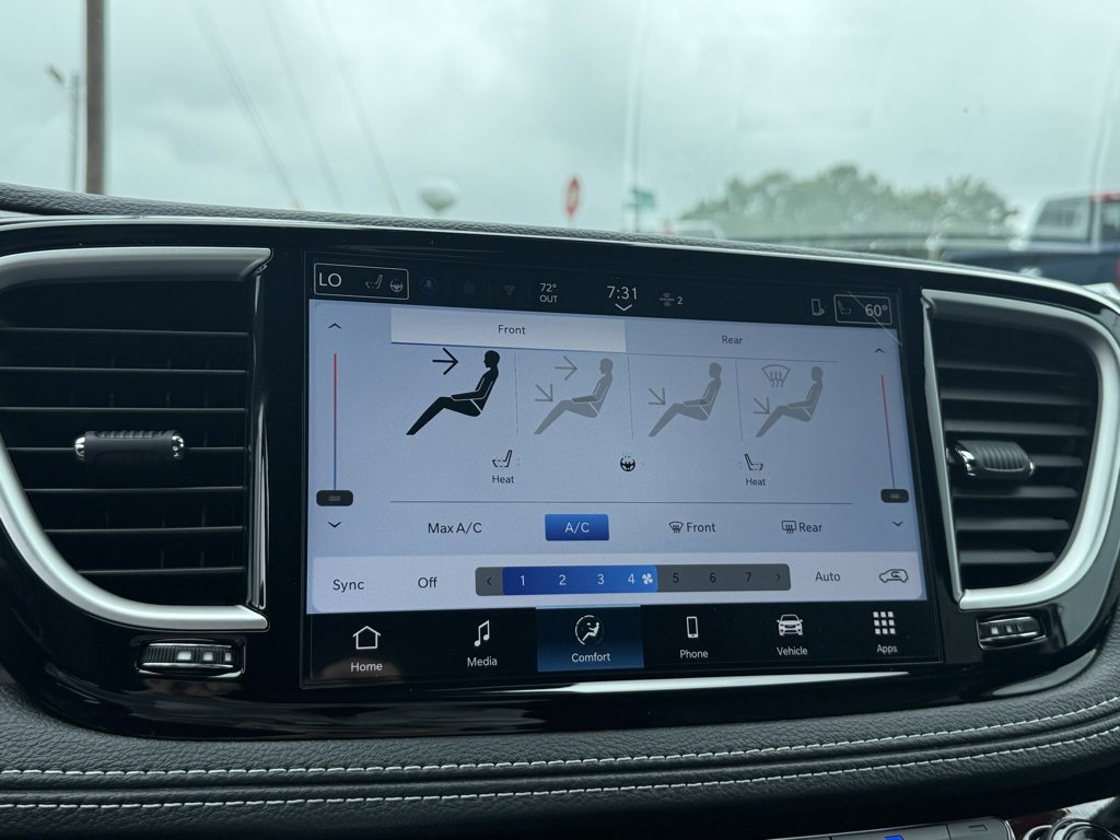 New 2026 Chrysler Pacifica Select image 24