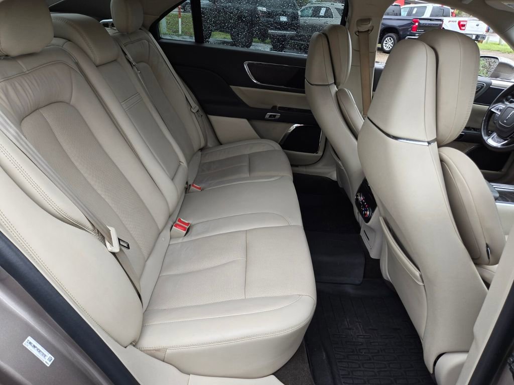 Used 2019 Lincoln Continental Reserve AWD/4WD image 23