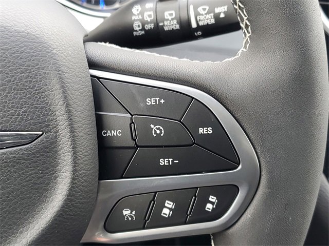 New 2026 Chrysler Pacifica Limited w/ Trailer Tow Group image 23