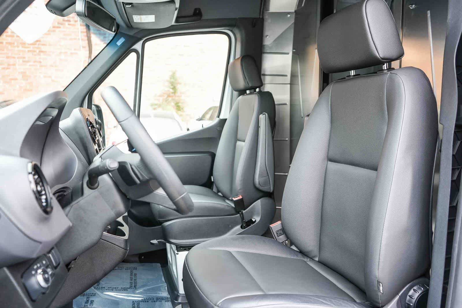 Used 2025 Mercedes-Benz Sprinter 2500 image 19