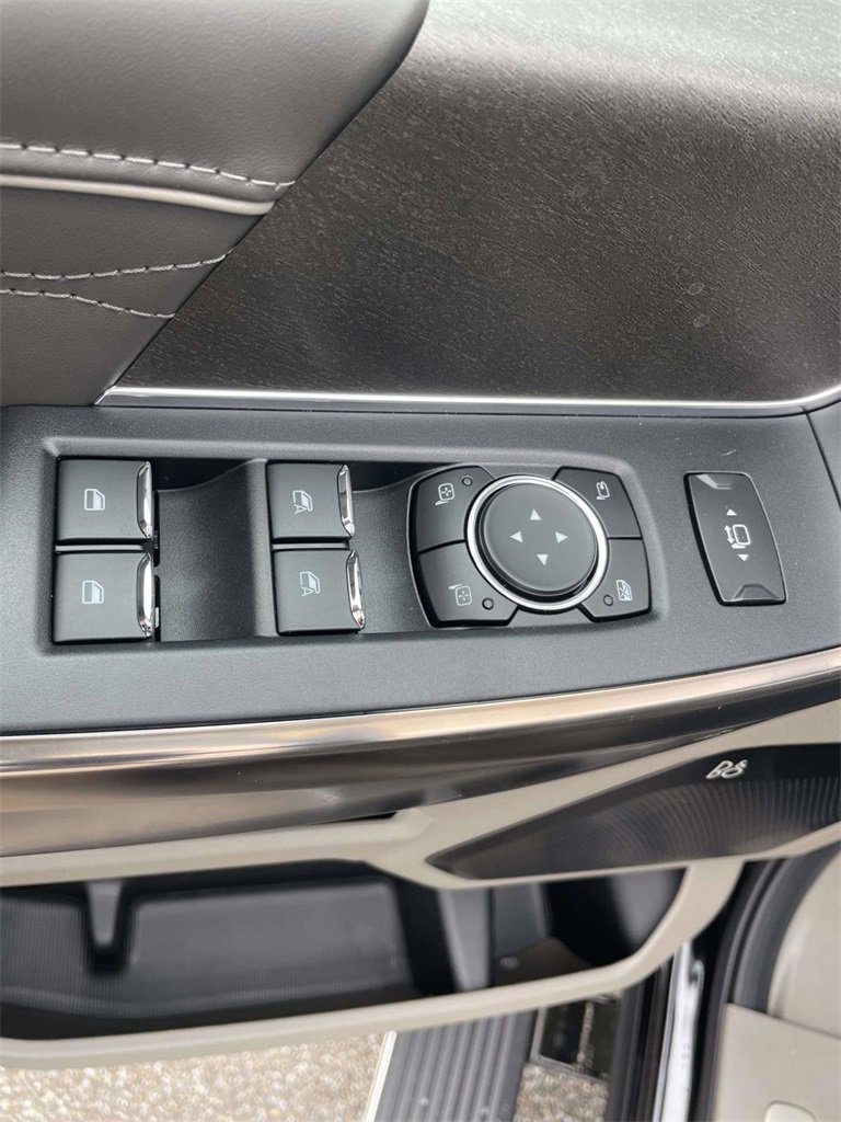 New 2026 Ford F450 Platinum w/ Platinum Plus Package image 16
