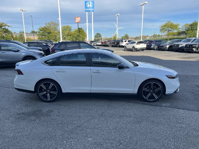 Used 2025 Honda Accord Sport image 12