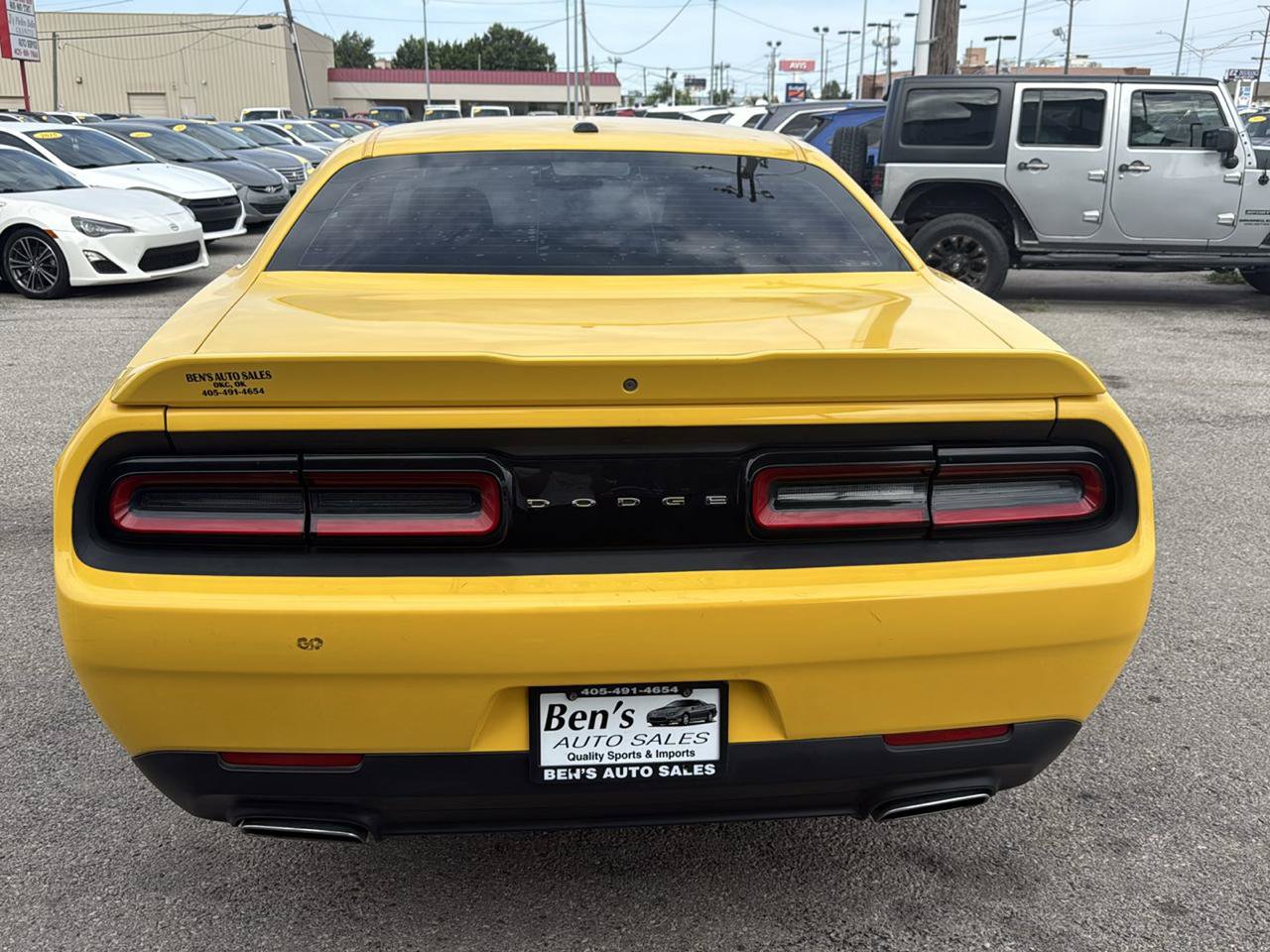 Used 2018 Dodge Challenger SXT RWD image 7