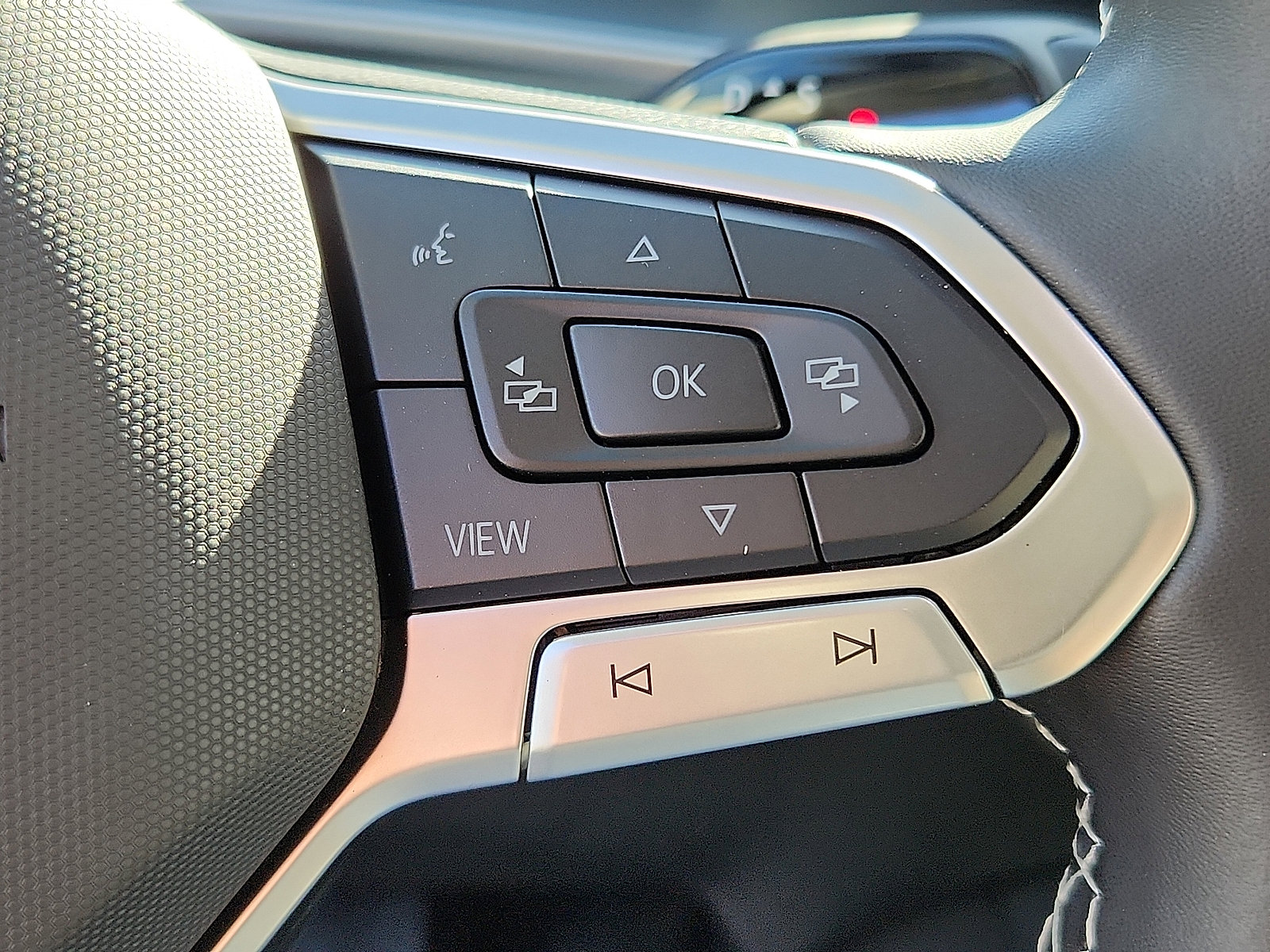 New 2026 Volkswagen Tiguan SE image 17