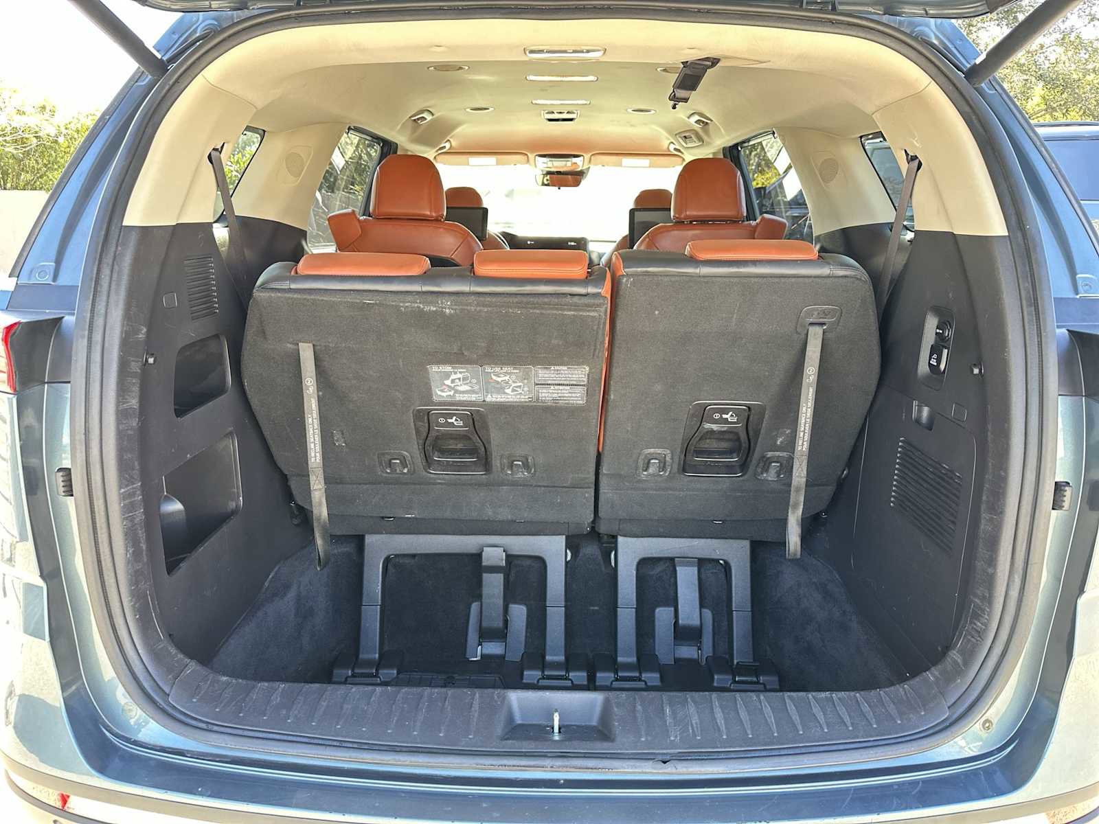 Used 2022 Kia Carnival SX image 25