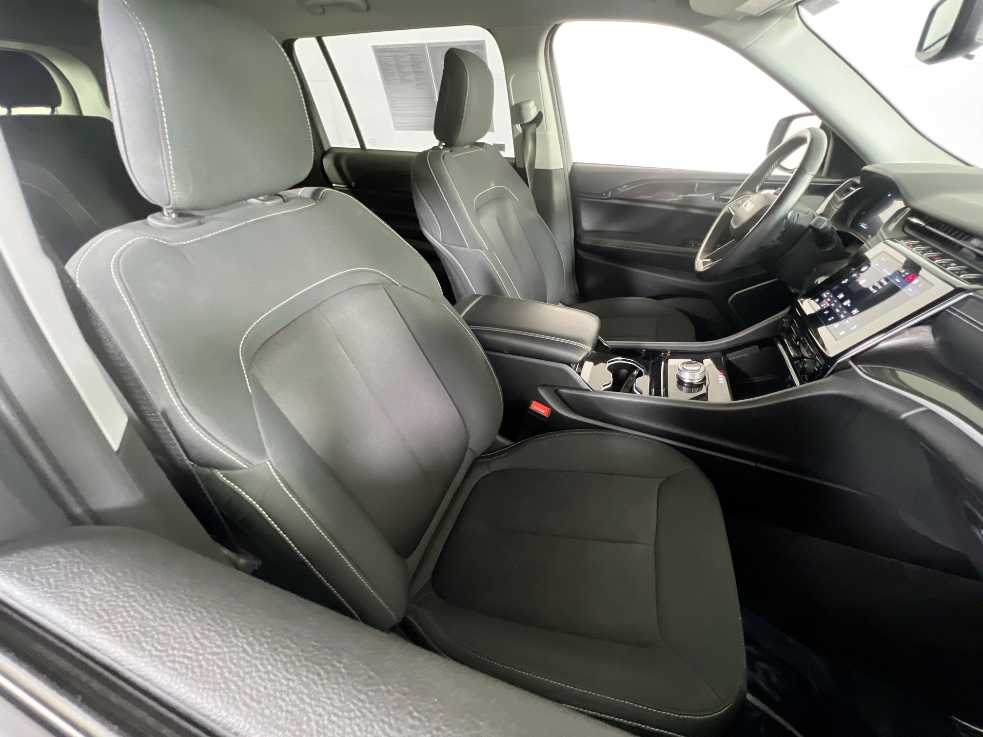 Used 2021 Jeep Grand Cherokee L Laredo w/ Luxury Tech Group I image 28