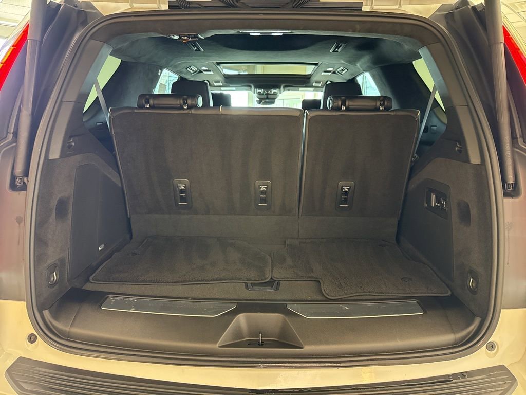 Certified 2023 Cadillac Escalade Sport Platinum w/ LPO, ONYX Package AWD/4WD image 16