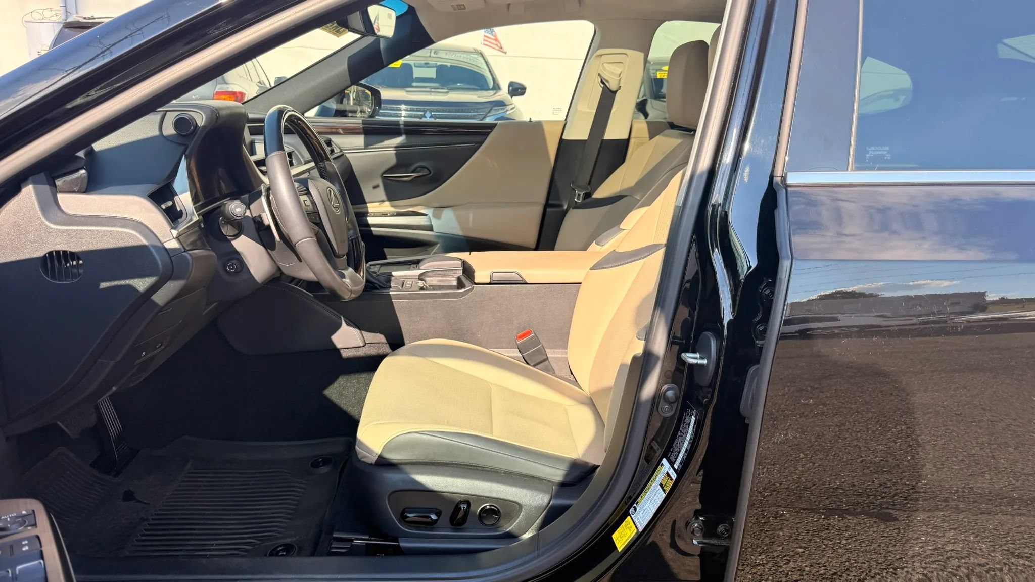 Used 2021 Lexus ES 300h w/ Premium Package FWD image 12