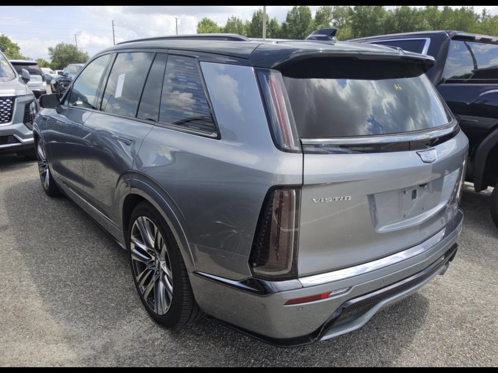 Used 2026 Cadillac Vistiq Platinum AWD/4WD image 8