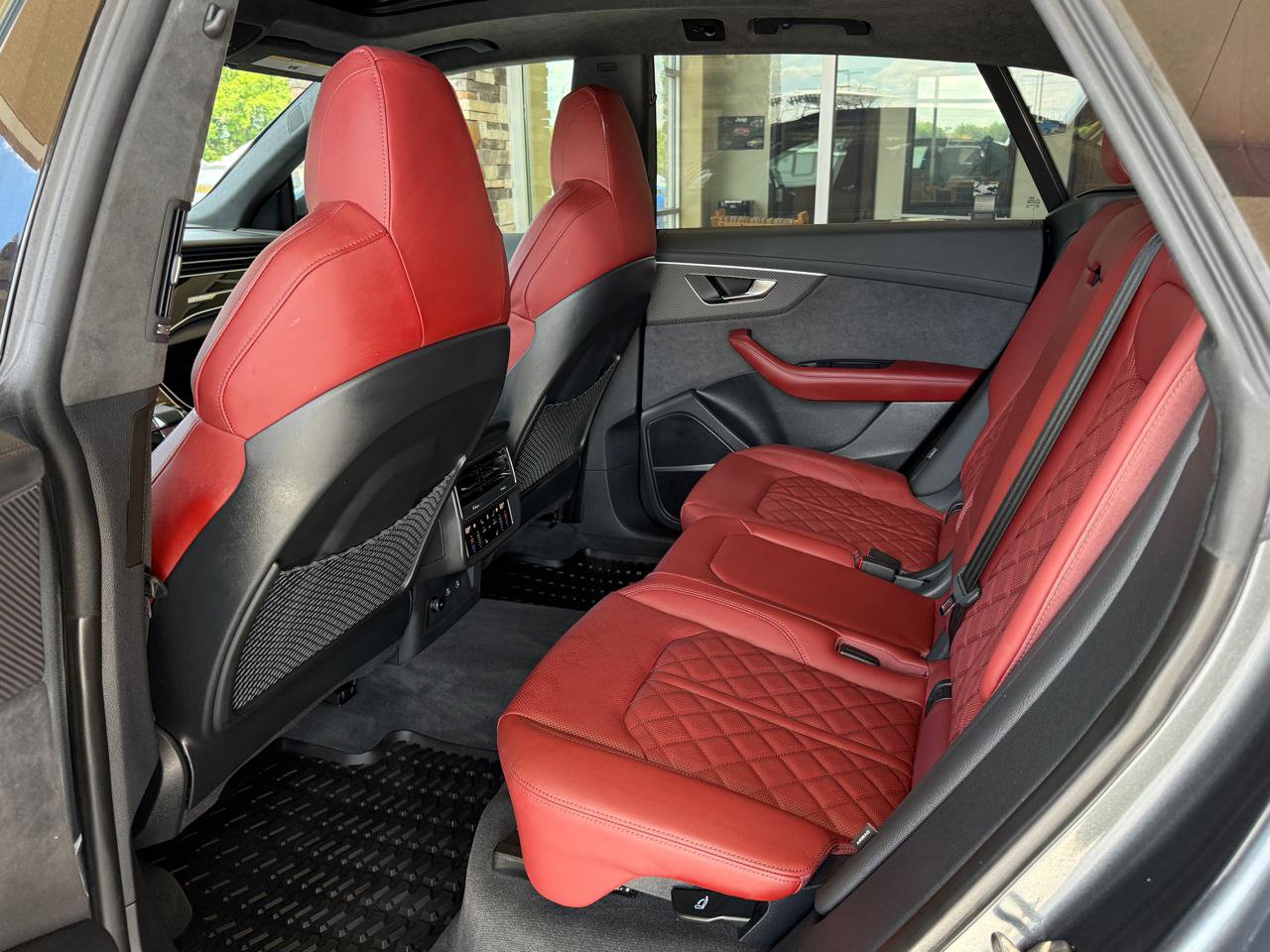 Used 2025 Audi SQ8 Prestige AWD/4WD image 12