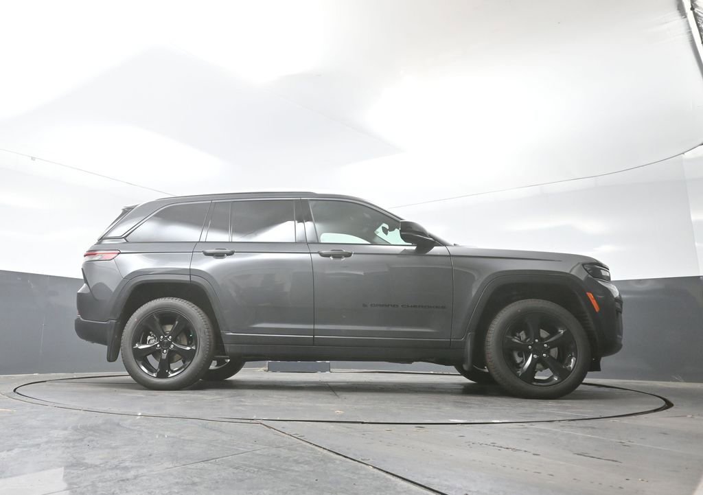 New 2026 Jeep Grand Cherokee Limited image 38