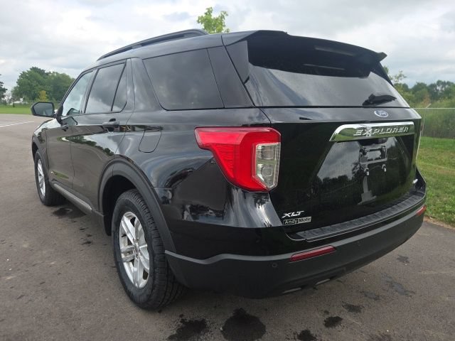 Used 2024 Ford Explorer XLT AWD/4WD image 16