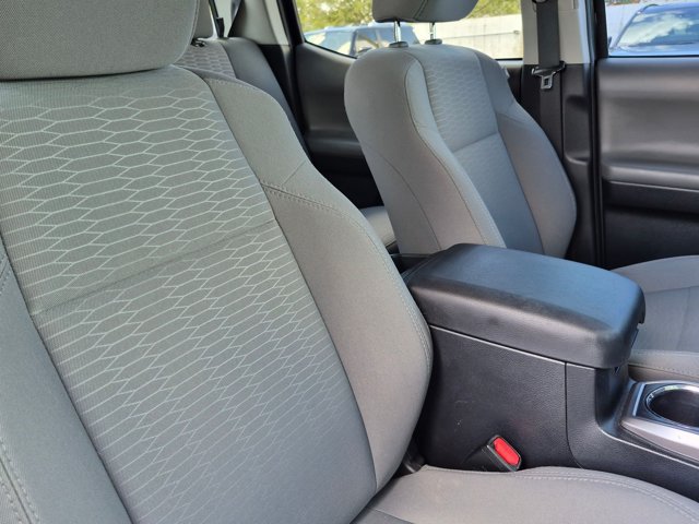 Used 2018 Toyota Tacoma SR5 RWD image 19