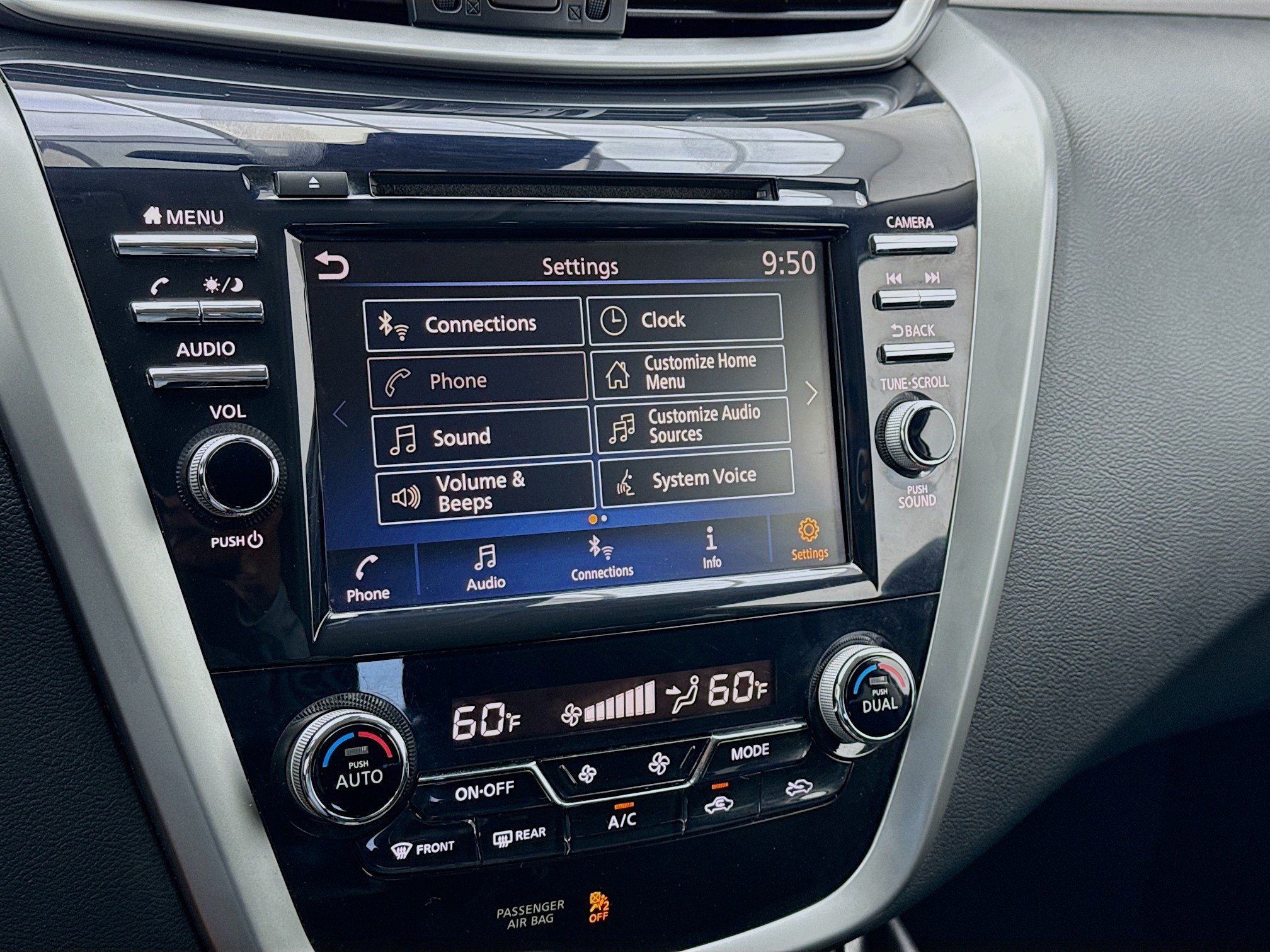 Used 2020 Nissan Murano SV AWD/4WD image 9