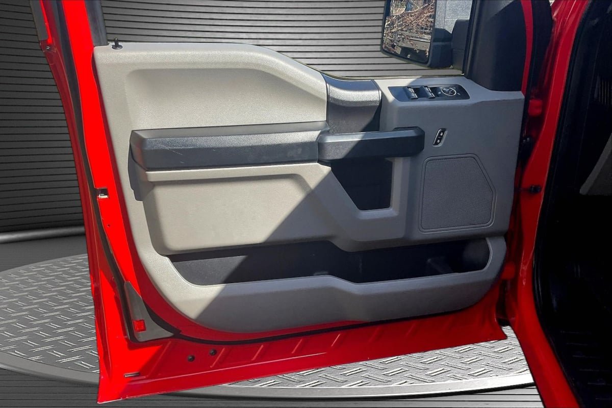 Used 2018 Ford F150 XL w/ Equipment Group 101A Mid RWD image 19