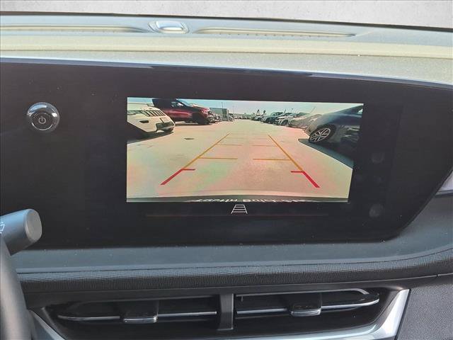 Used 2024 Buick Envista Preferred w/ Convenience I Package FWD image 12