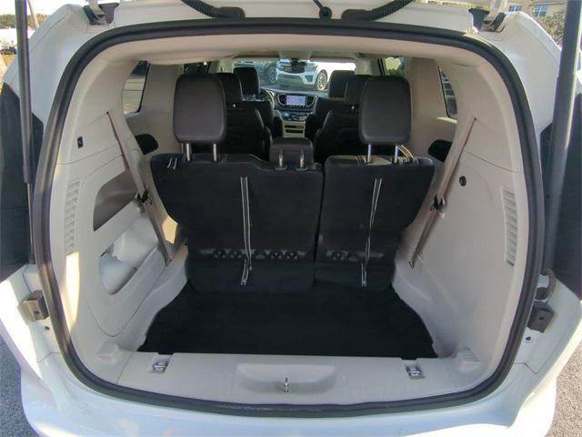 Certified 2024 Chrysler Pacifica Touring-L image 14