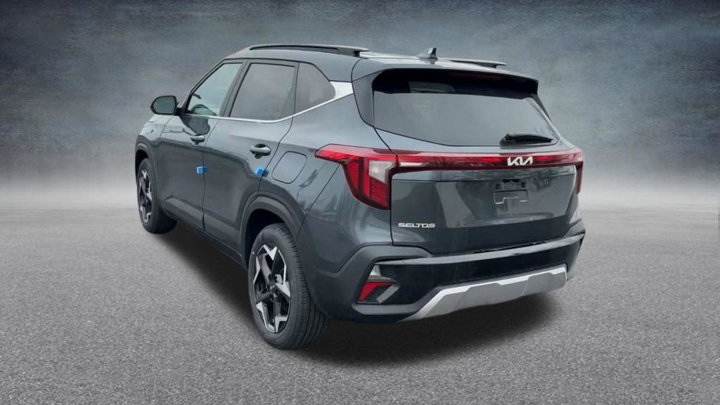 Used 2024 Kia Seltos EX image 17