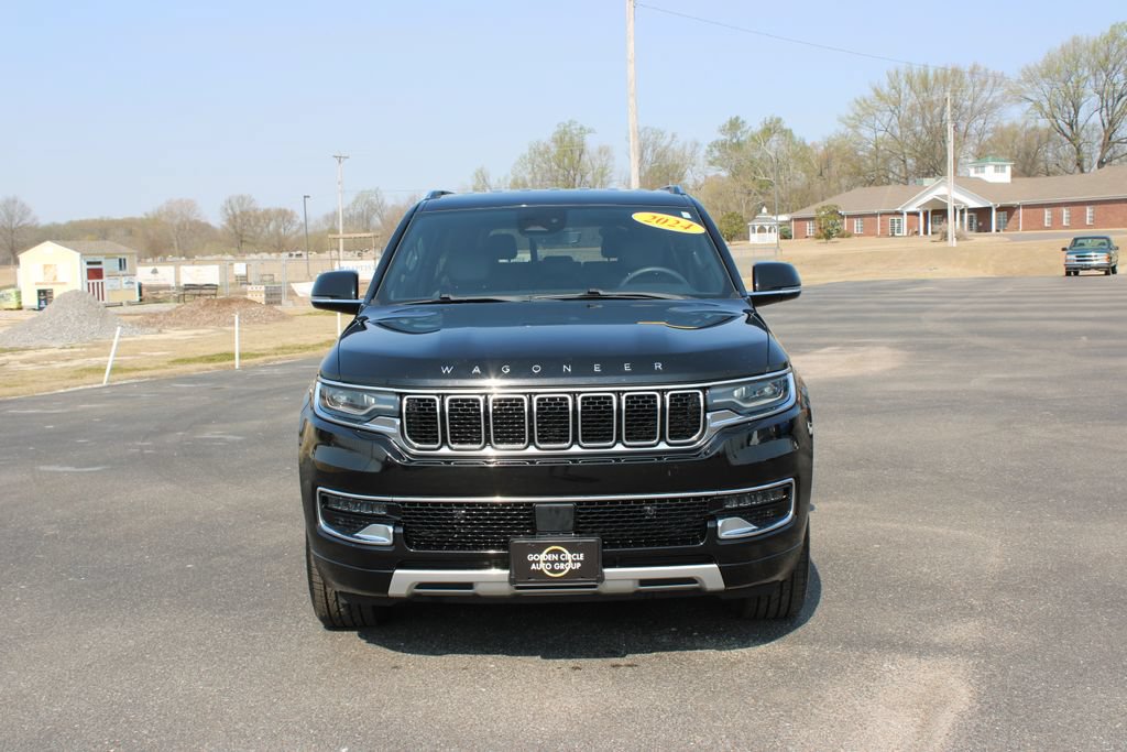 Used 2024 Jeep Wagoneer L Series II w/ Flexible Seating Group AWD/4WD image 3