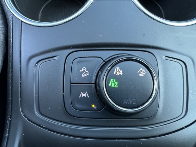 Used 2024 GMC Terrain SLE image 15