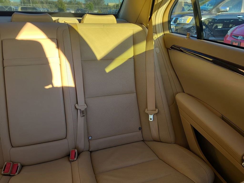 Used 2010 Mercedes-Benz S 550 4MATIC image 6