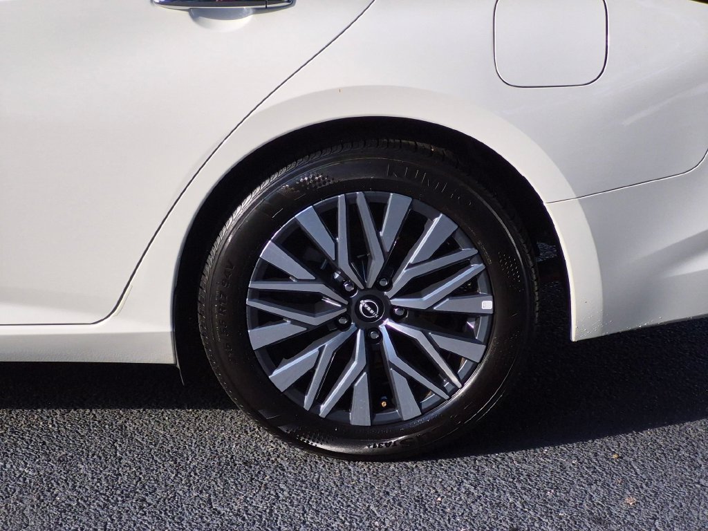 Used 2025 Nissan Altima 2.5 SV FWD image 32