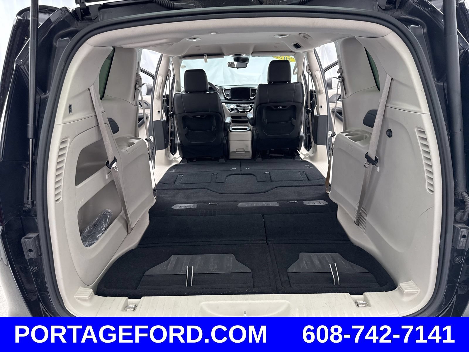 Used 2023 Chrysler Pacifica Touring-L FWD image 40
