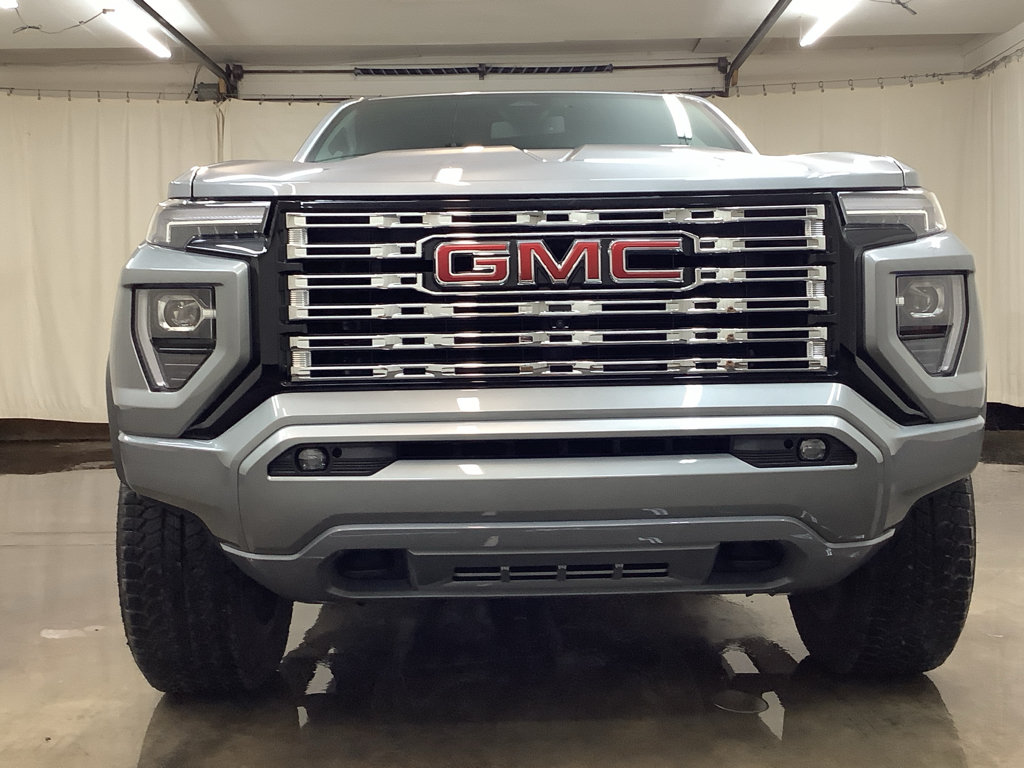 Used 2025 GMC Canyon Denali AWD/4WD image 10