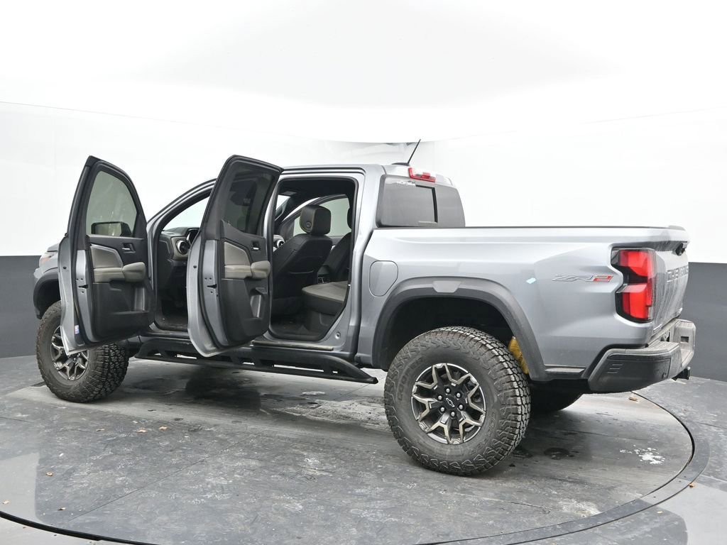 Used 2024 Chevrolet Colorado ZR2 w/ ZR2 Convenience Package III image 55