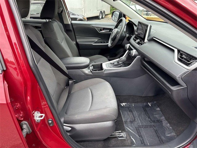 Used 2024 Toyota RAV4 XLE image 9