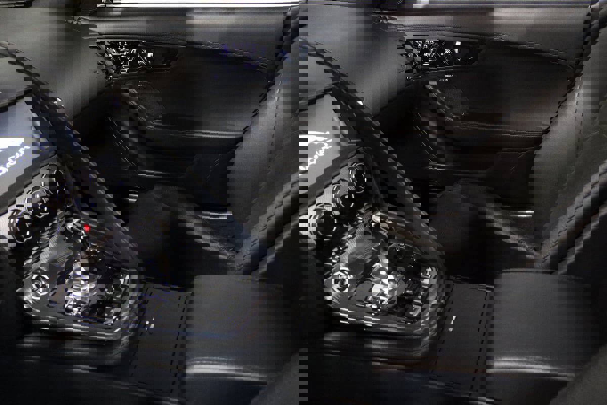 Used 2021 Jaguar F-TYPE R-Dynamic image 52