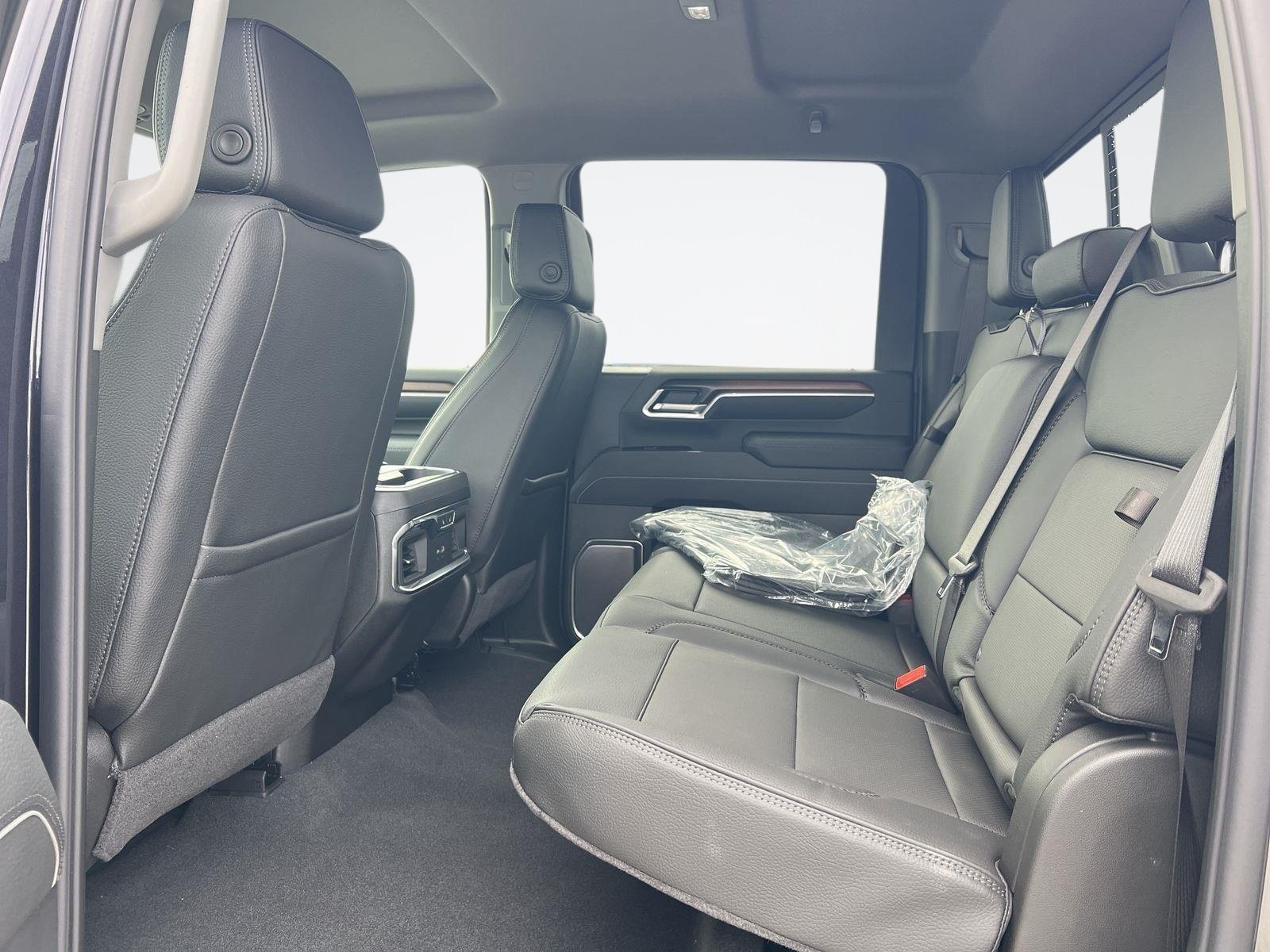 New 2026 GMC Sierra 3500 Denali AWD/4WD image 26