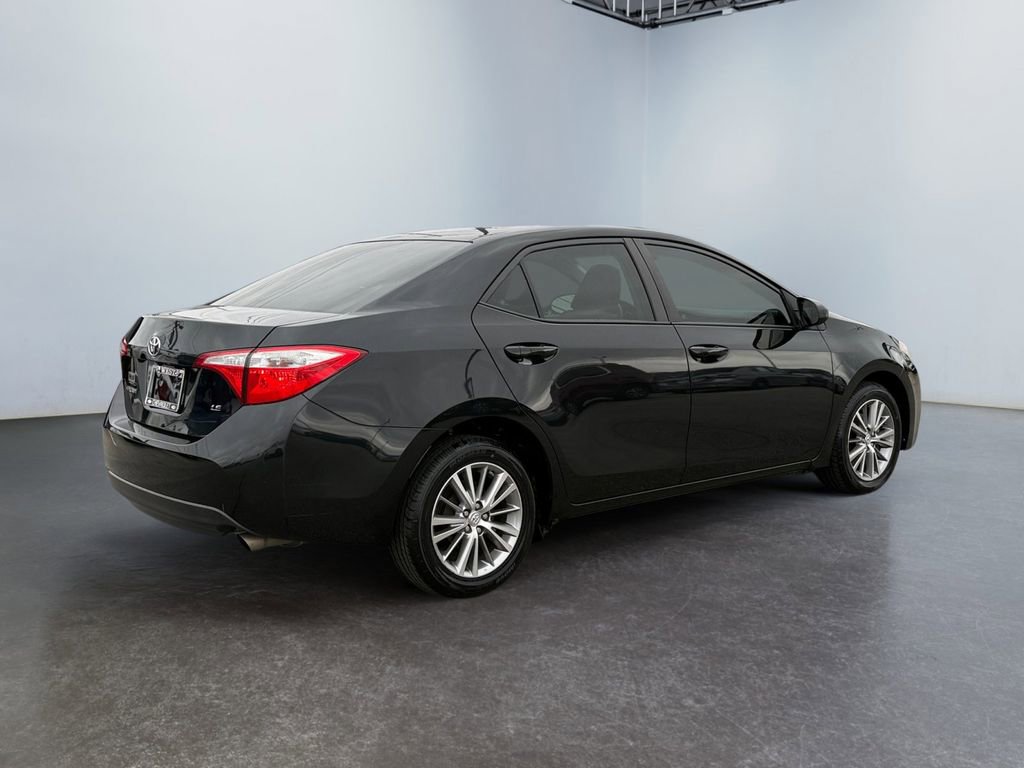 Used 2015 Toyota Corolla LE image 3