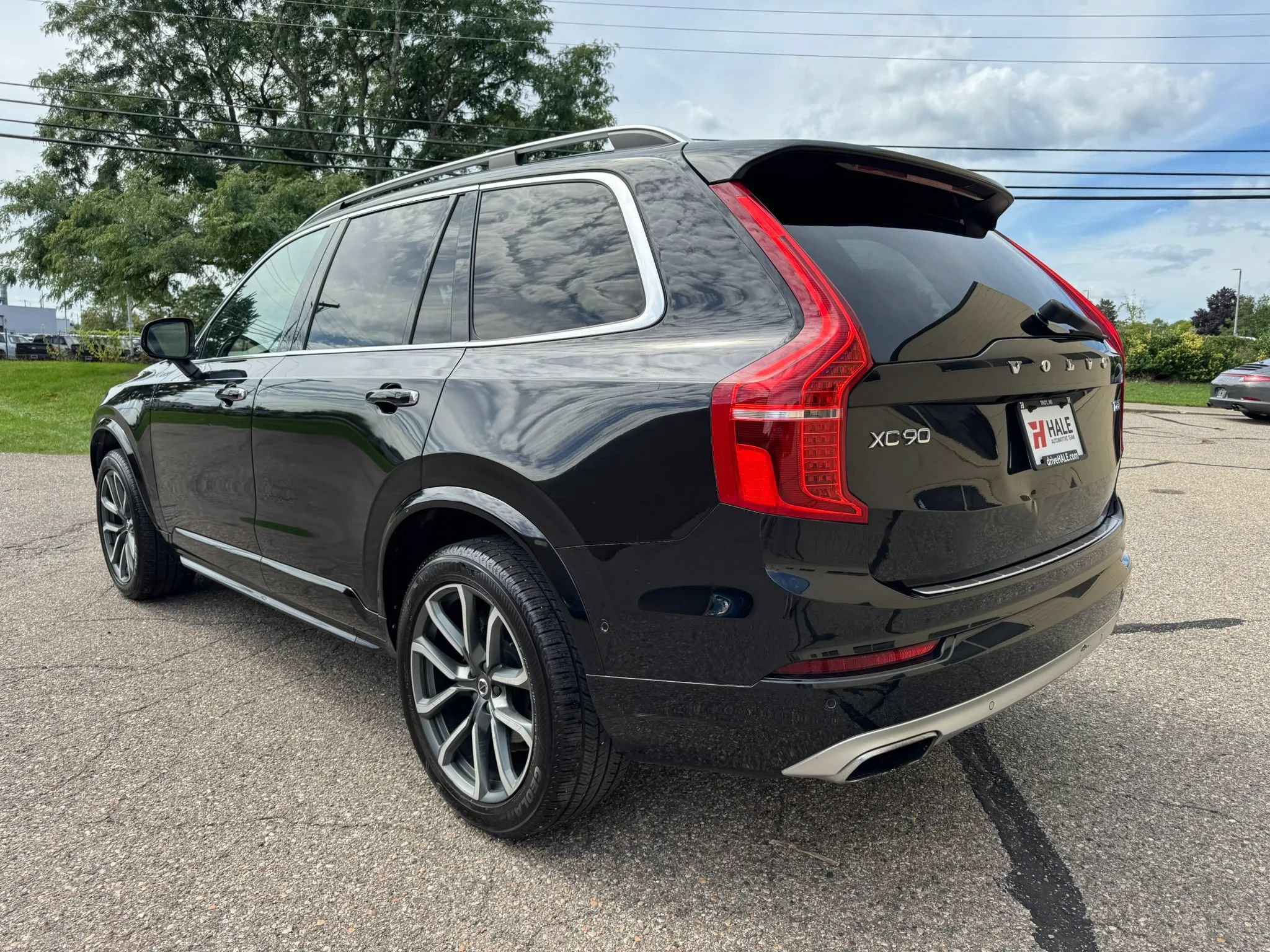 Used 2018 Volvo XC90 T6 Momentum w/ Convenience Package AWD/4WD image 7