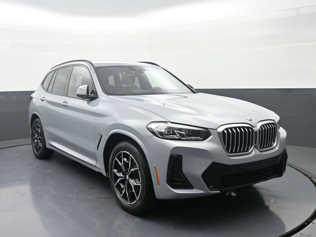 Used 2024 BMW X3 xDrive30i w/ Premium Package AWD/4WD image 3