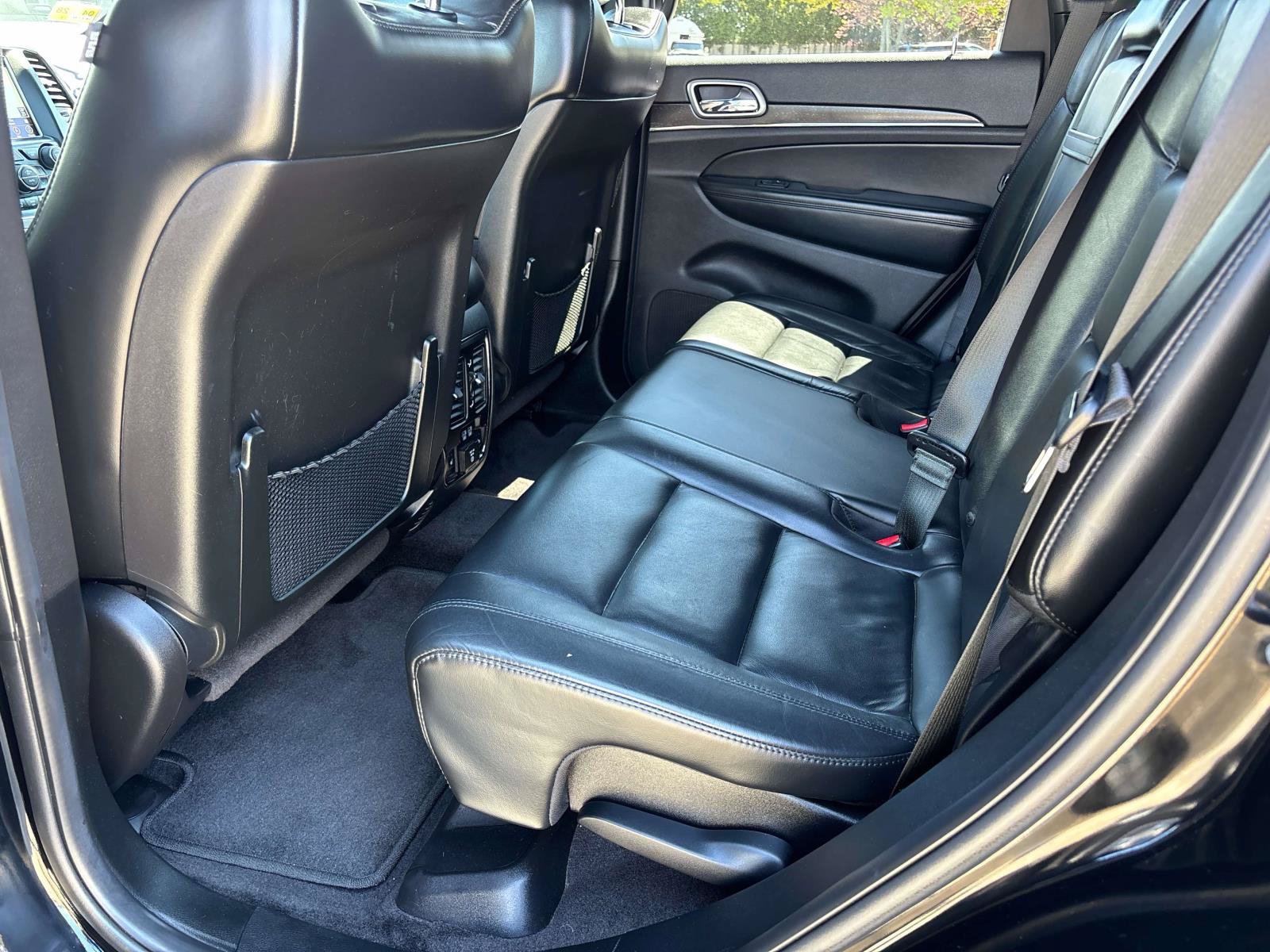 Certified 2018 Jeep Grand Cherokee Limited AWD/4WD image 12