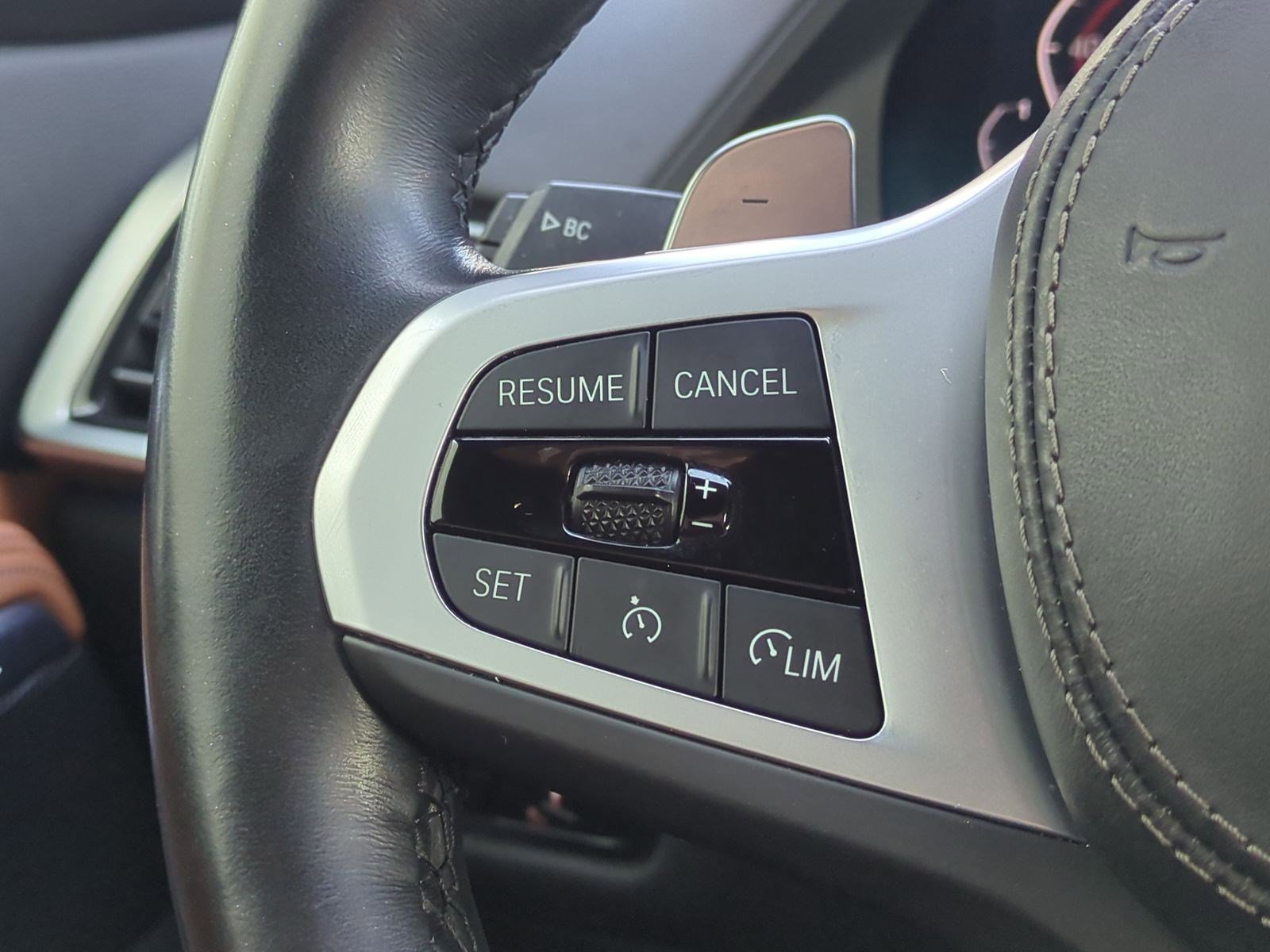 Used 2022 BMW X6 xDrive40i w/ M Sport Package image 18