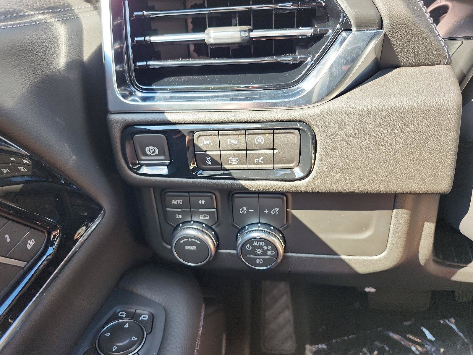 New 2026 GMC Yukon XL Denali AWD/4WD image 18