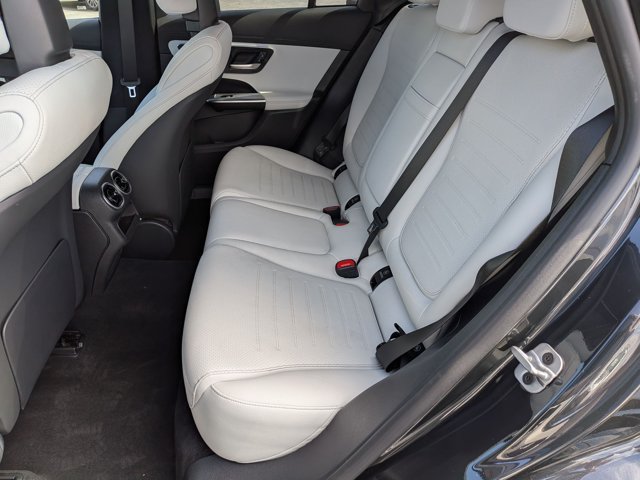 Used 2025 Mercedes-Benz GLC 350e 4MATIC image 19