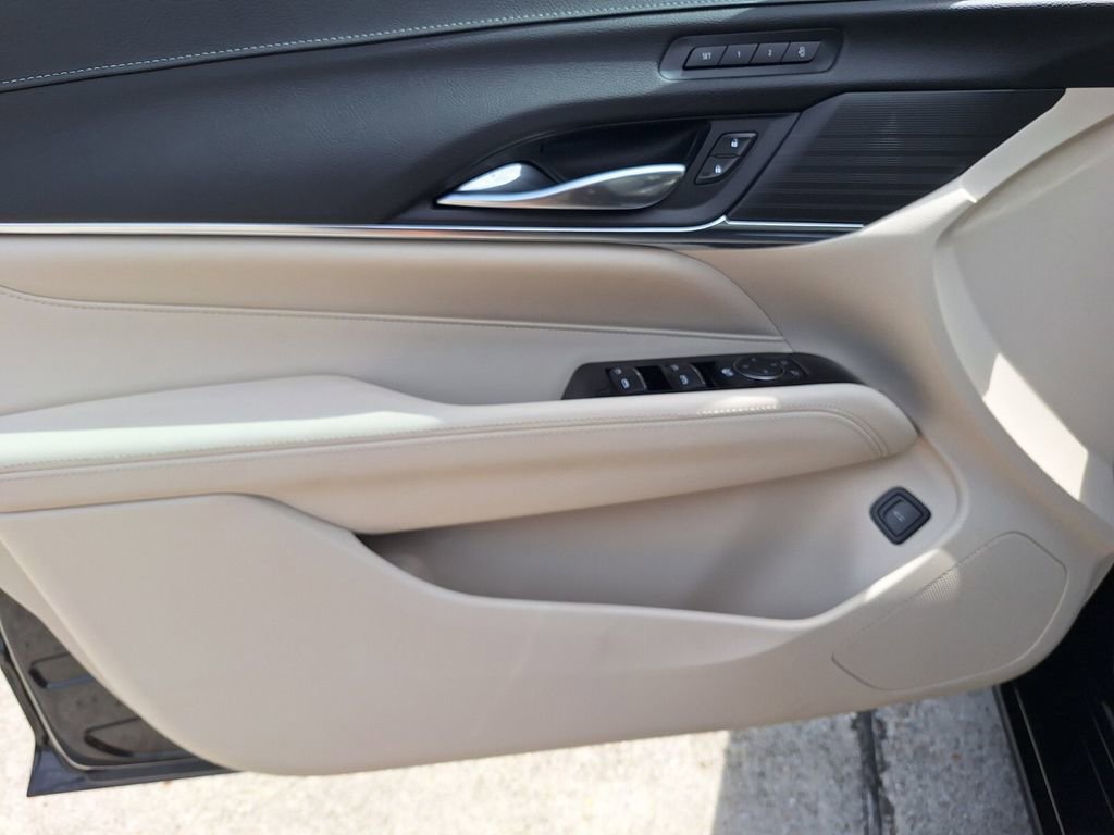 Used 2025 Cadillac CT4 Premium Luxury RWD image 33