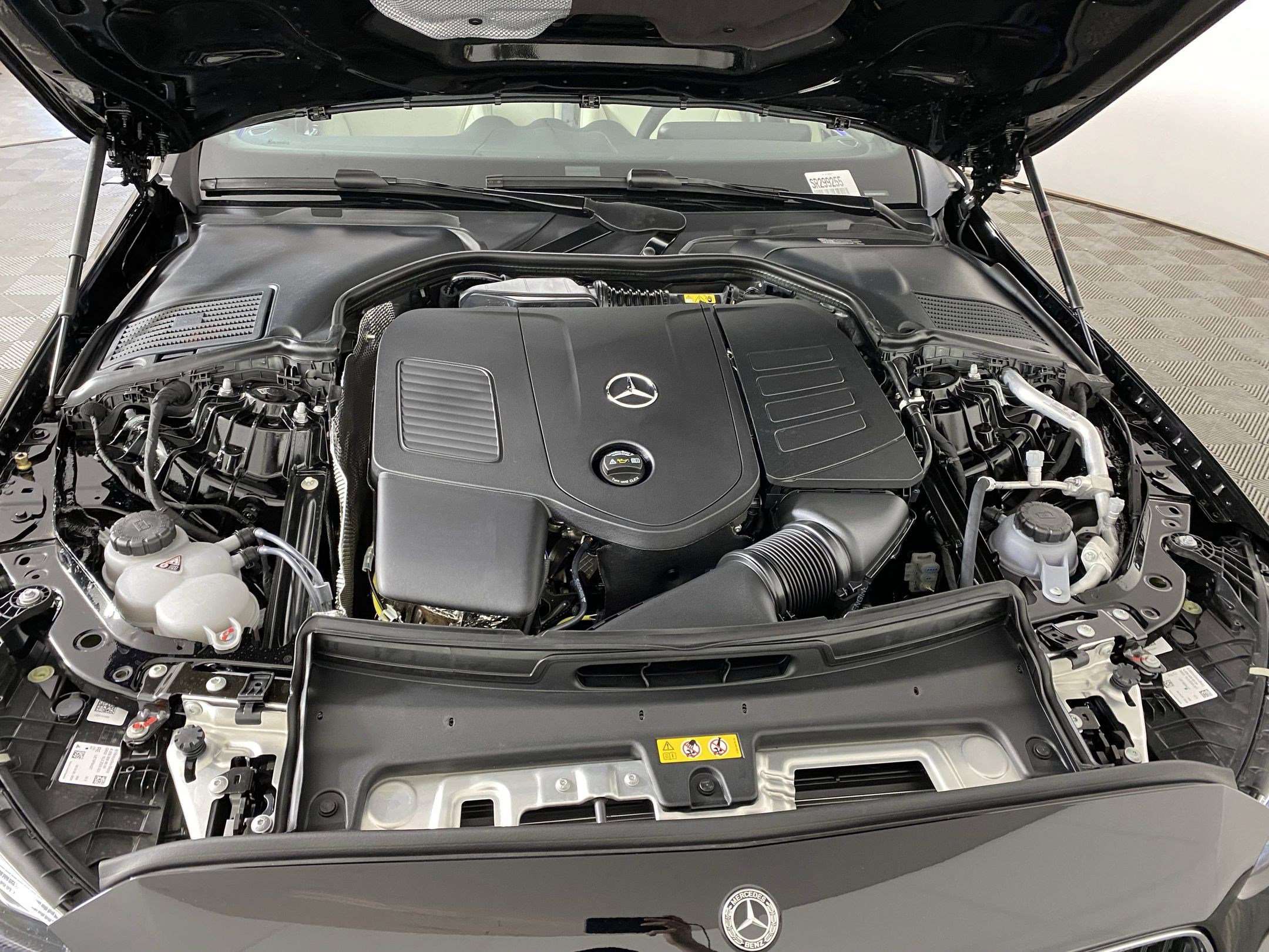 Used 2025 Mercedes-Benz C 300 4MATIC Sedan image 31