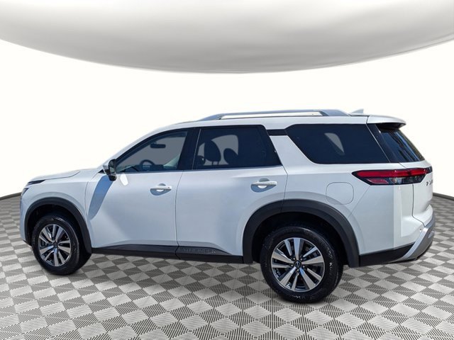 New 2025 Nissan Pathfinder SL image 3