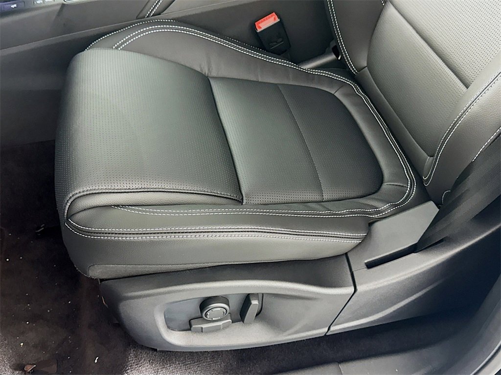 New 2024 Jaguar E-PACE R-Dynamic SE image 19