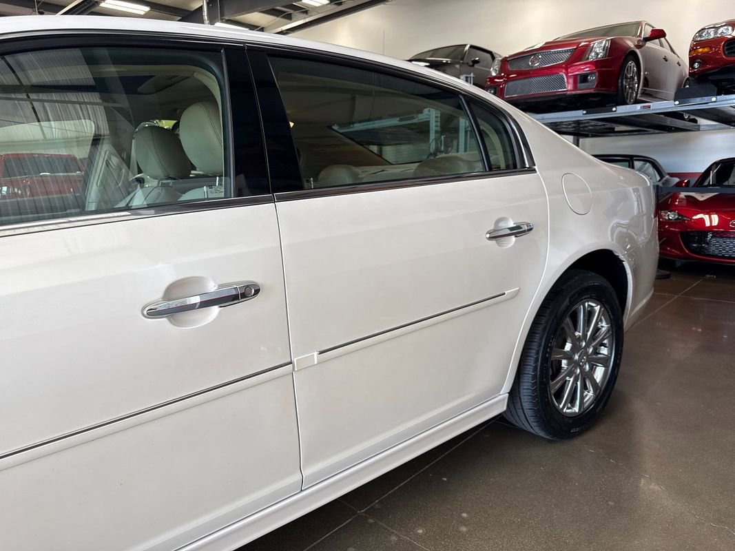 Used 2011 Buick Lucerne CXL image 40